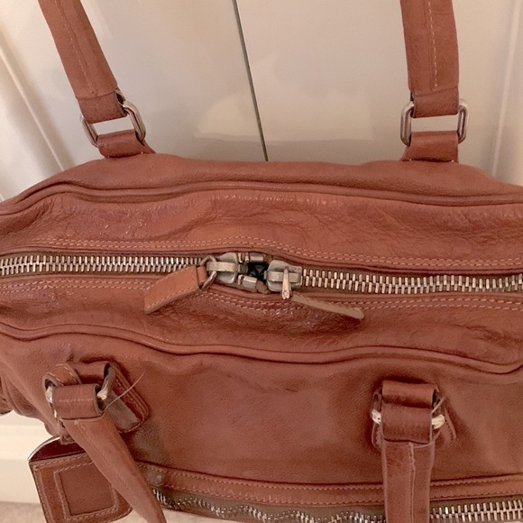 PRICE DROP MAKE AN OFFER! Prada satchel/shoulder bag. - Picture 5 of 11
